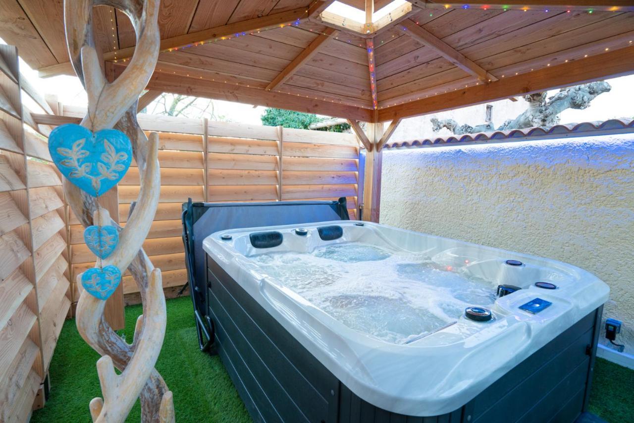 Lovina Chambre De Charme Avec Jaccuzi Velaux Exterior foto