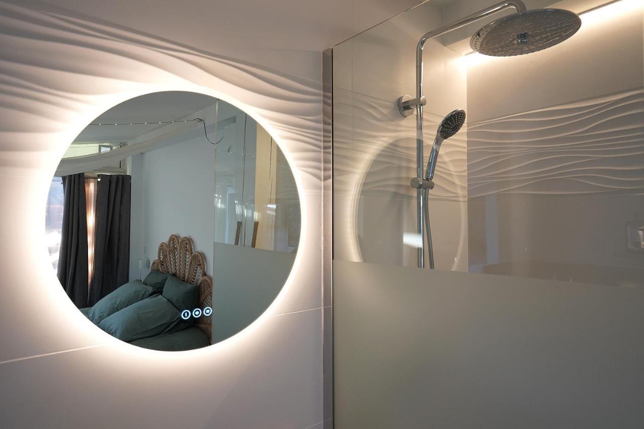 Lovina Chambre De Charme Avec Jaccuzi Velaux Exterior foto
