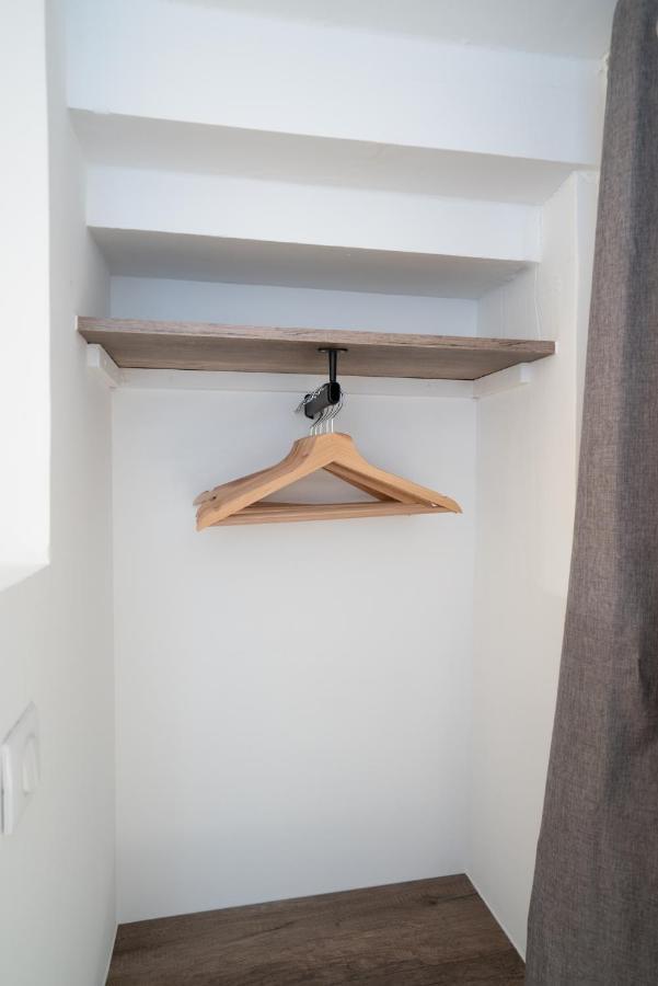 Lovina Chambre De Charme Avec Jaccuzi Velaux Exterior foto